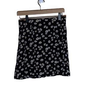 Hollister Sunflower Skirt with Ultra High Rise. Size Medium